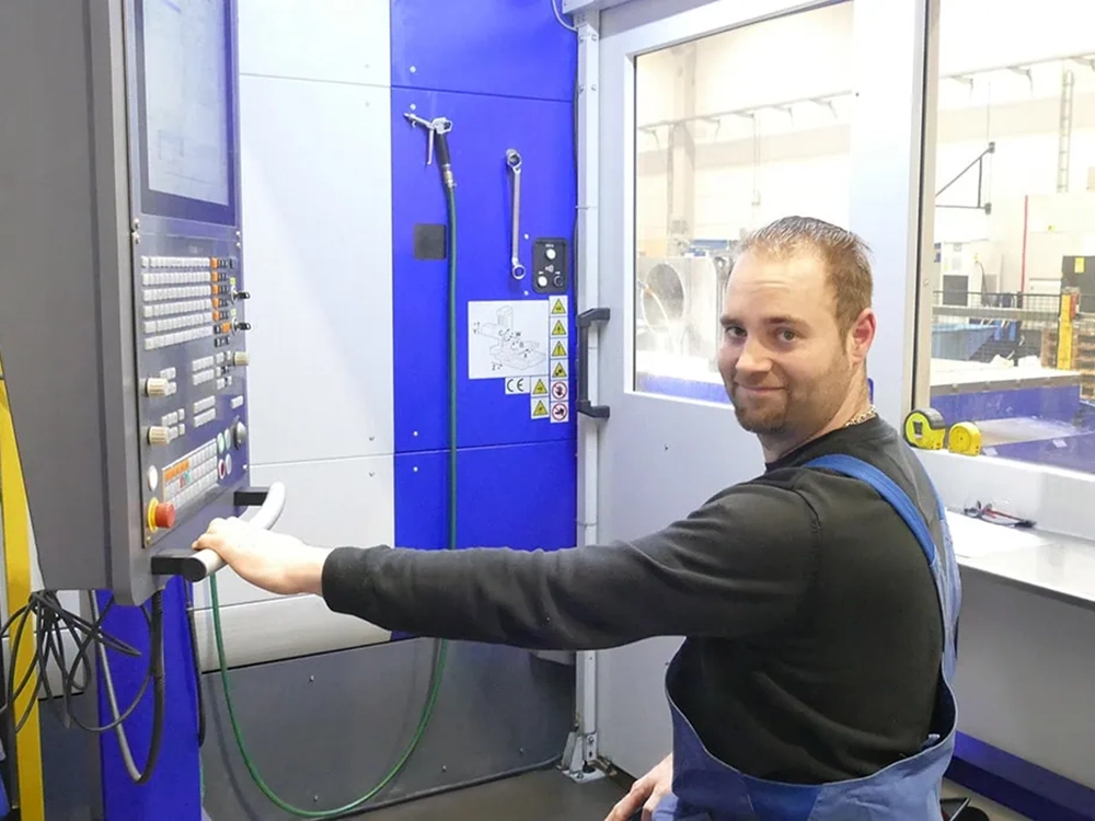 Mitarbeiter für CNC-Zerspanung